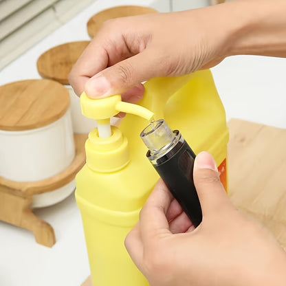 Conjunto de 7 peças de escova de cozinha multifuncional com 6 bolas e dispensador de sabão. Escova de cabo longo não elétrica para panelas, taças e utensílios. Design fácil de usar, recarregável e eficiente.