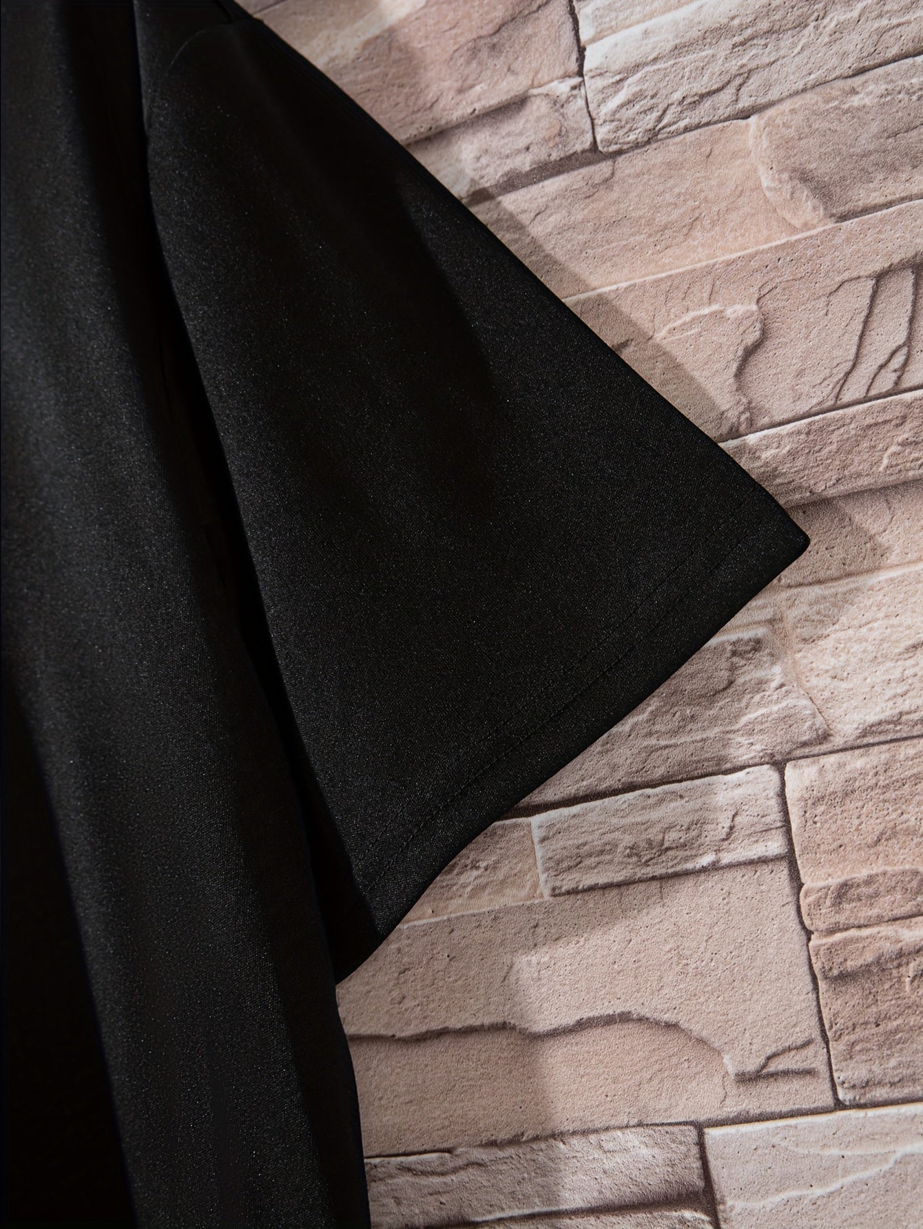 Conjunto de 4 t-shirts casuais para homem de cor sólida, estilo simples, manga curta e gola redonda, ideais para usar em casa, como pijama ou para atividades ao ar livre no verão.