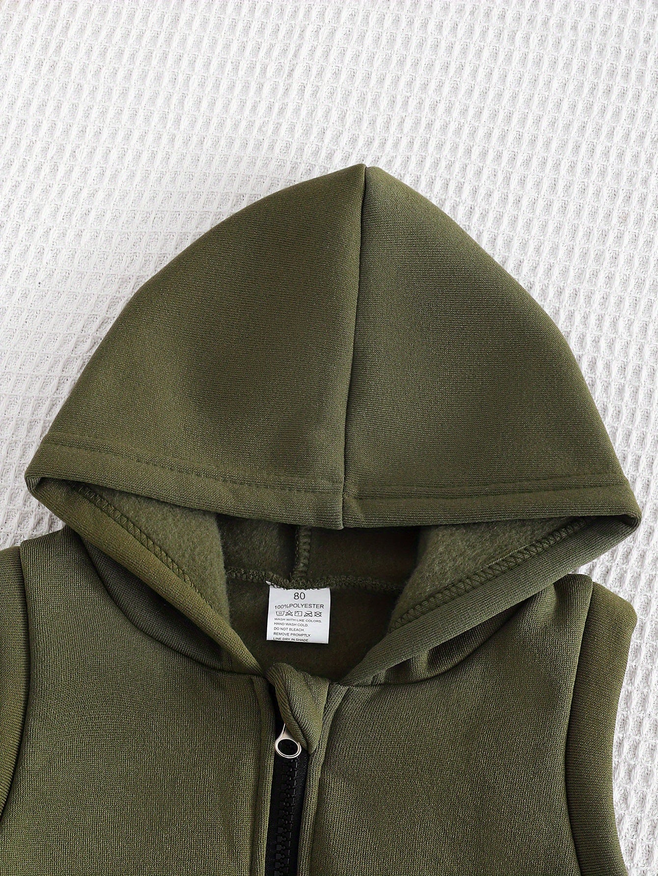 Boys' Autumn/Winter New Three-Piece Set with Mickey Mouse Classic Cartoon Print Long-Sleeve Round Neck Hoodie and Zip-Up Sleeveless Top, Matching Printed Sweatpants - Fleece-Lined Thickened Warm Comfortable Outfit for Parties