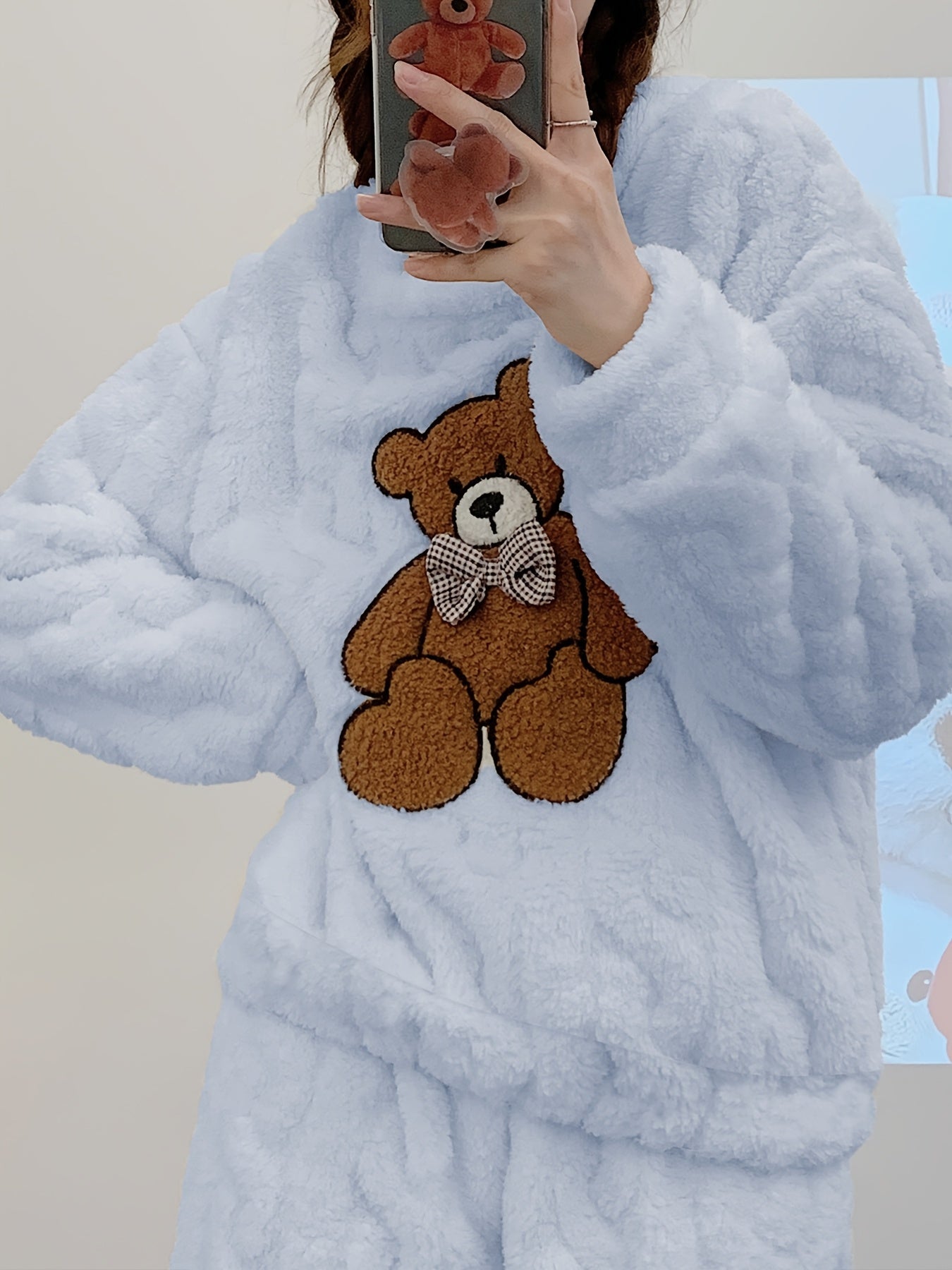New Autumn and Winter Thick Warm Pajama Set with Jacquard Velvet Long-Sleeve Bear Top and Flannel Pants for Winter