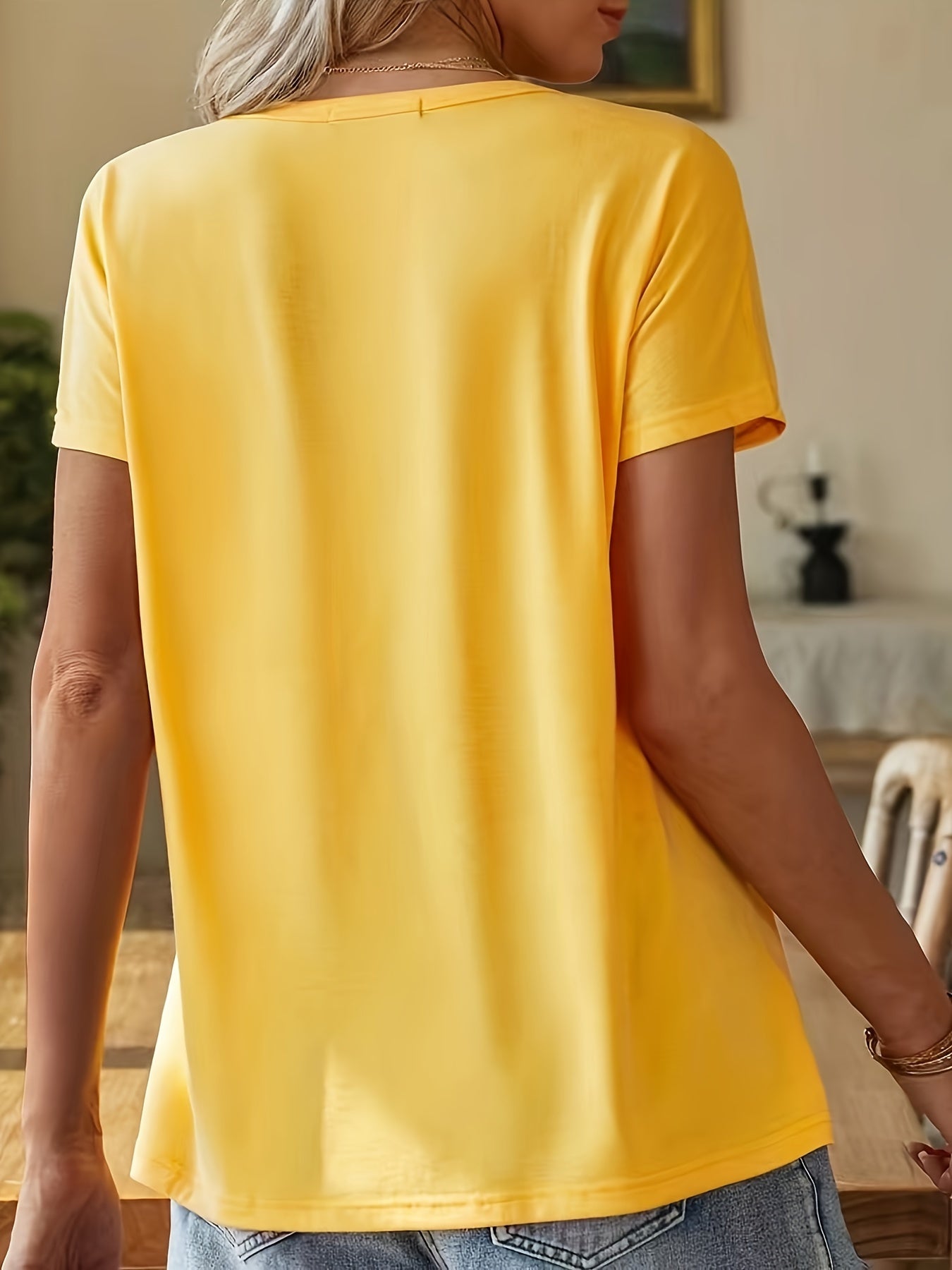 Bee Print Crew Neck T-Shirt, Casual Short Sleeve Top For Spring & Summer, Women's Clothing