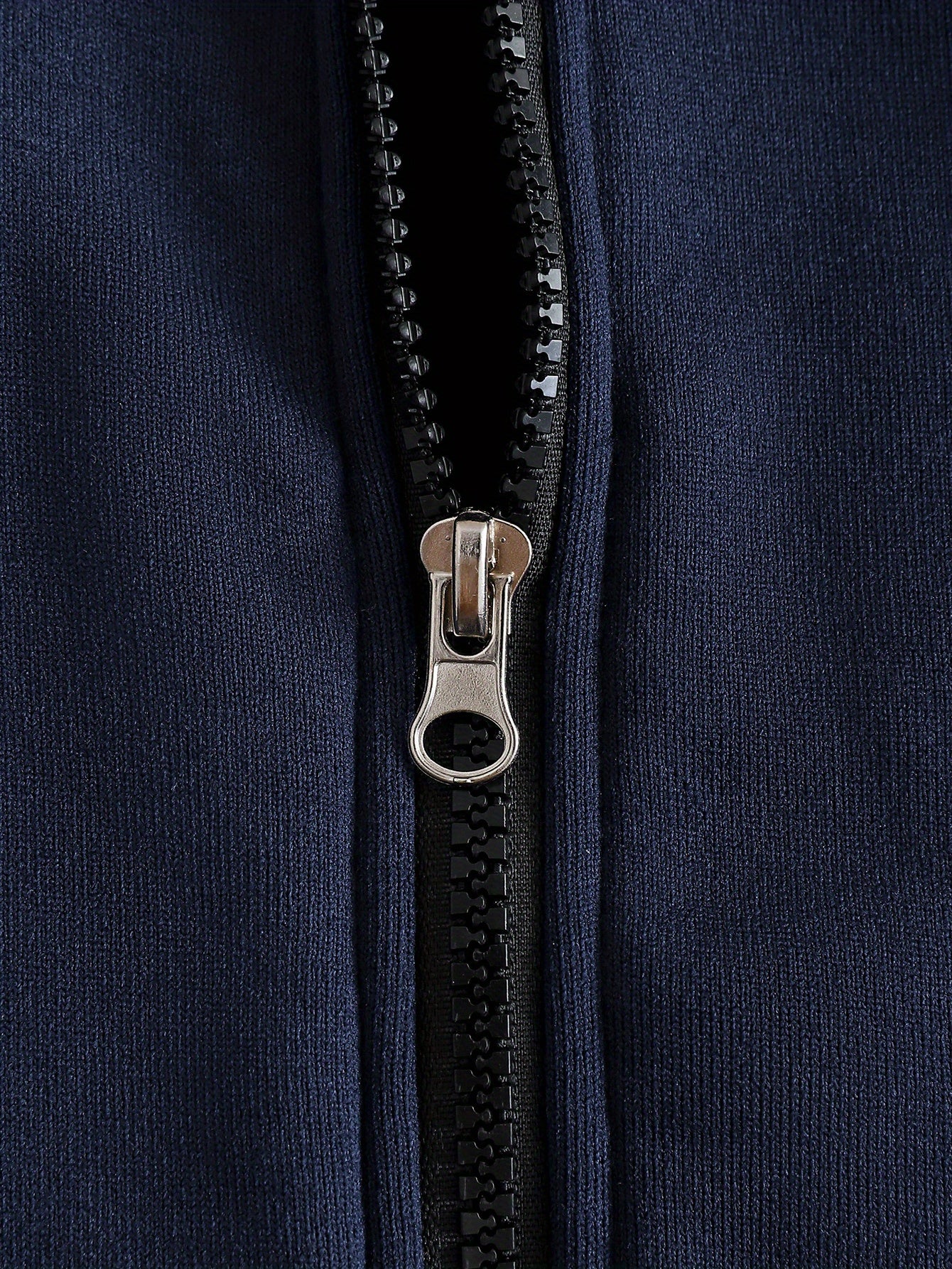 Boys' Autumn/Winter New Three-Piece Set with Mickey Mouse Classic Cartoon Print Long-Sleeve Round Neck Hoodie and Zip-Up Sleeveless Top, Matching Printed Sweatpants - Fleece-Lined Thickened Warm Comfortable Outfit for Parties