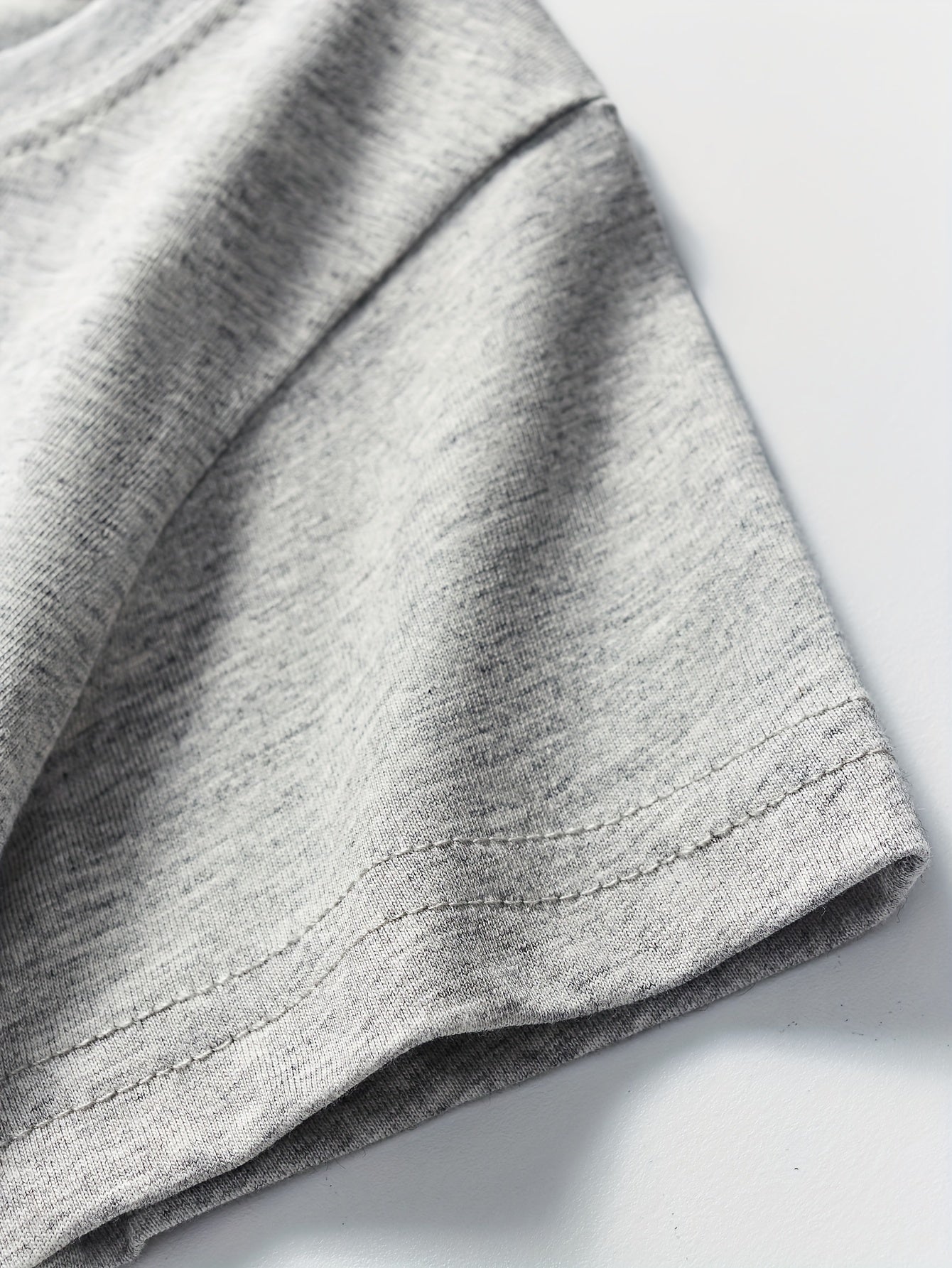 T-shirt de manga curta para criança em algodão com estampa de escavadora de desenho animado, respirável e moderna para o verão.