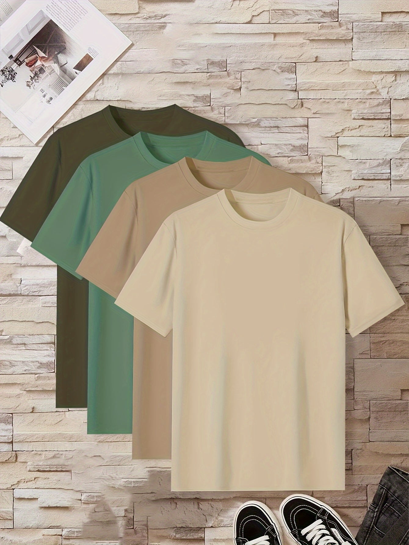 Conjunto de 4 t-shirts casuais para homem de cor sólida, estilo simples, manga curta e gola redonda, ideais para usar em casa, como pijama ou para atividades ao ar livre no verão.