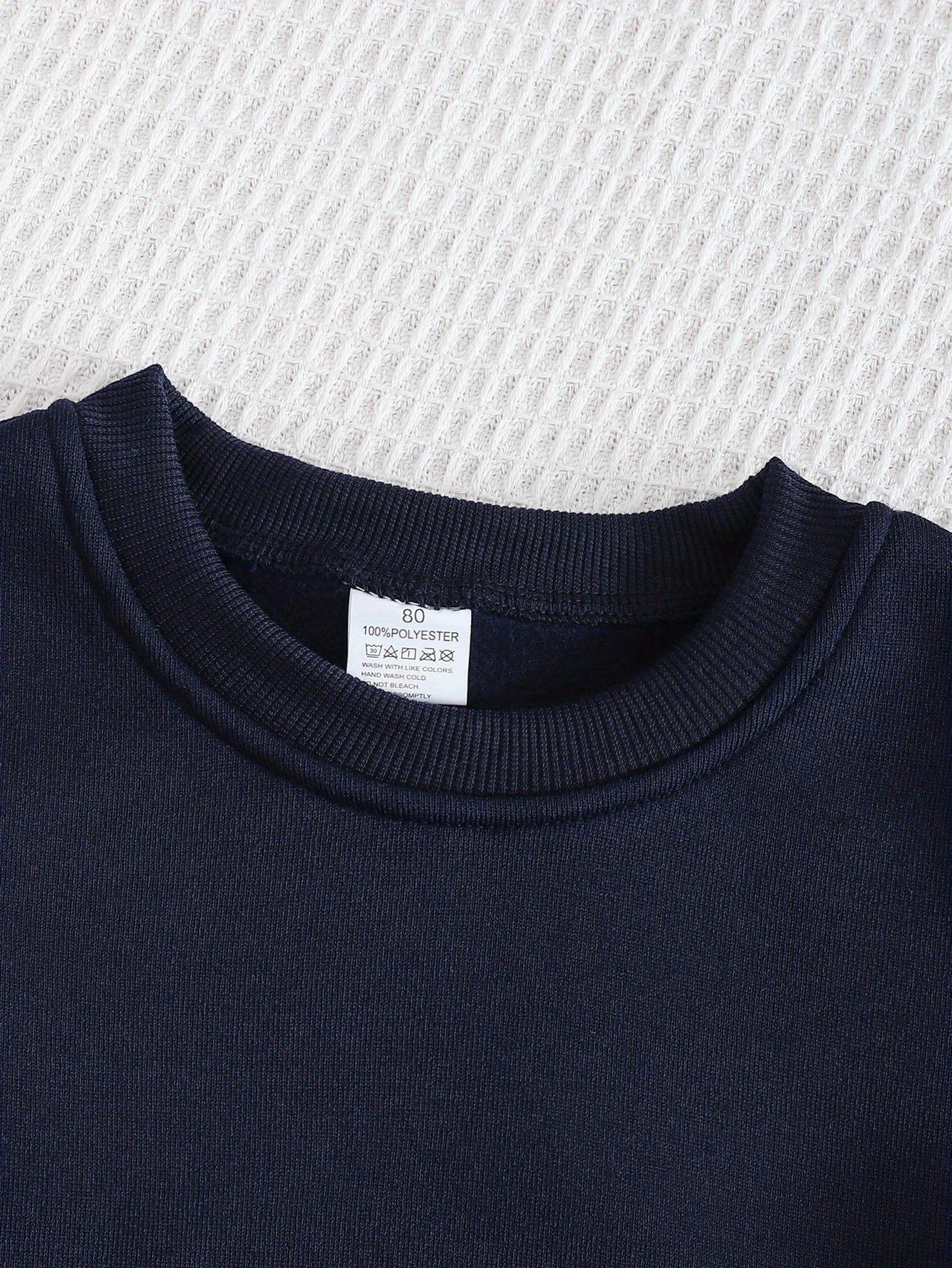 Boys' Autumn/Winter New Three-Piece Set with Mickey Mouse Classic Cartoon Print Long-Sleeve Round Neck Hoodie and Zip-Up Sleeveless Top, Matching Printed Sweatpants - Fleece-Lined Thickened Warm Comfortable Outfit for Parties