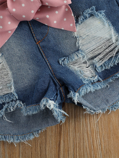 Conjunto adorável para menina com t-shirt de manga curta estampada com gelado e calções de ganga rasgados com detalhe de laço rosa - Roupa de verão elástica e respirável para uso casual, perfeita para atividades ao ar livre.