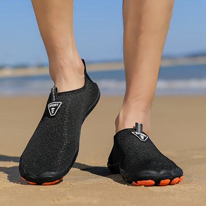 Sapatos aquáticos para homem de secagem rápida com cinco dedos - Respiráveis, antiderrapantes, leves, topo em malha, sola em borracha - Ideais para praia, natação, trilhos e aventuras ao ar livre - Design em preto e laranja