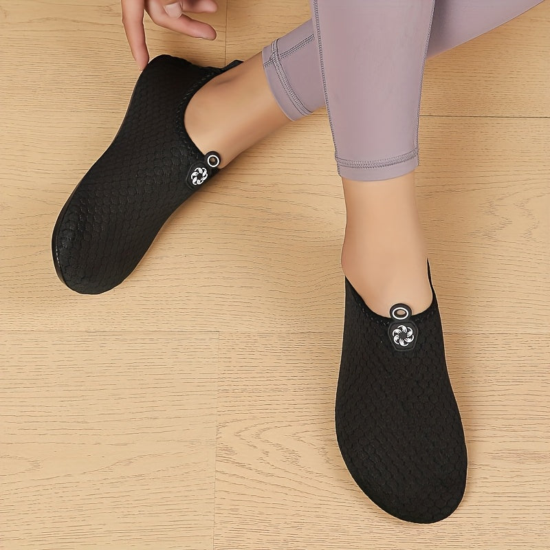 Beach, hiking shoes, non-slip flat-soled footwear suitable for swimming, surfing, boating, and fishing - creek shoes ideal for beach and stream activities, outdoor adventures