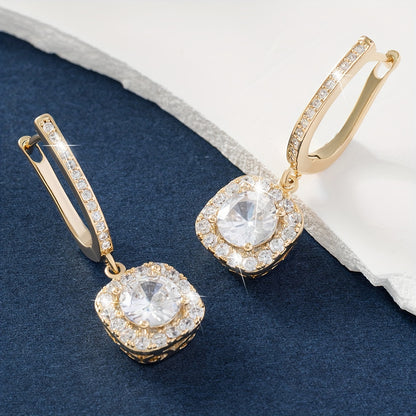 Brincos pendentes de luxo com decoração quadrada de zircónias brilhantes, banhados a ouro 14K e em cobre. Uma joia requintada para presente feminino.