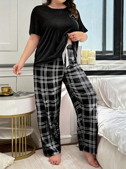 Women's Plus Size 2pcs Pajama Set - Oversized Round Neck Short-Sleeve Nightgown & Plaid Pants with Heart Print, Soft Polyester Blend All-Season Sleepwear, Machine Washable Cozy Lounge Set in Black/White (Casual Elegant Pajama