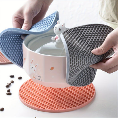 1/4pcs Round Honeycomb Silicone Placemat 17.02 Cm, Heat Insulation Pad, Non-slip Pot Holder, Easy To Clean And High Temperature Resistant Table Mat, Tabletop Protection, Home Kitchen Dining Table Decor