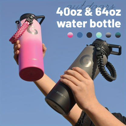 1pc BIGRD 40Oz 64Oz Insulated Water Bottle 304 Stainless Steel Spray Coating Dishwasher Safe, with 2 Lids, Sling Cup Sleeve, Hand-Held Braided Rope, Cup Brush, 2 Straws And Straw Brush, Color Box Packaging