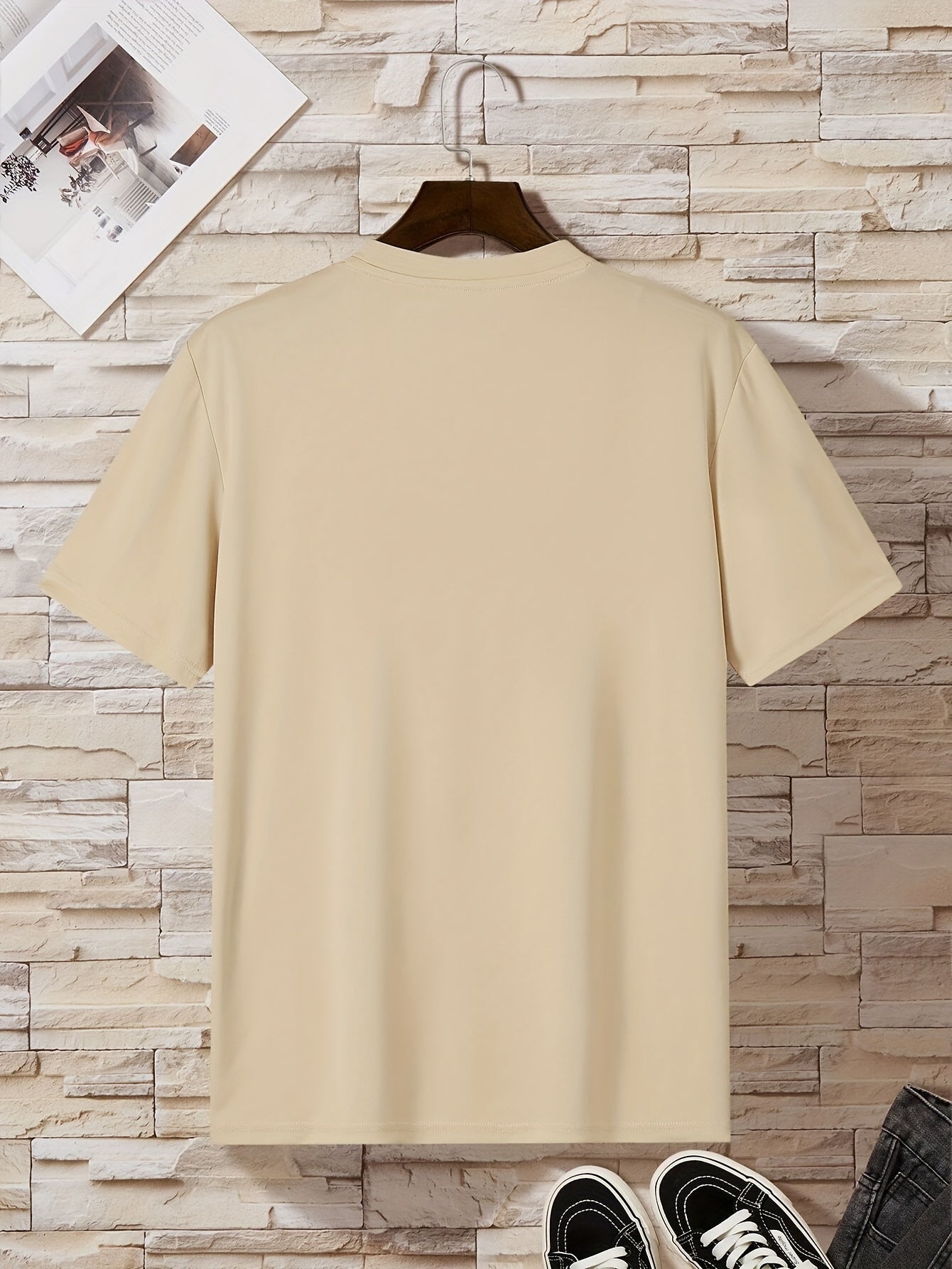 Conjunto de 4 t-shirts casuais para homem de cor sólida, estilo simples, manga curta e gola redonda, ideais para usar em casa, como pijama ou para atividades ao ar livre no verão.