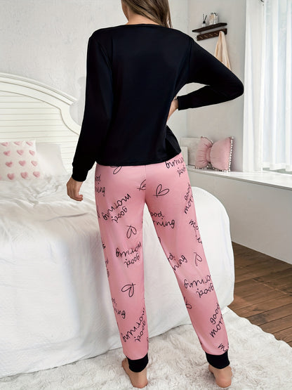 Conjunto casual para mulher para usar em casa, em todas as estações, com blusa de manga comprida com estampado de letras e corações em estilo cartoon, gola redonda e detalhes em patchwork.