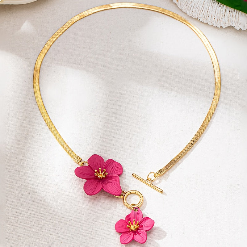 Colar feminino com duplo pendente floral branco em tom dourado - Joia elegante e minimalista com corrente para uso diário e festas, acessório versátil para todo o ano, acessório para festas, estilo sofisticado, acabamento luxuoso.