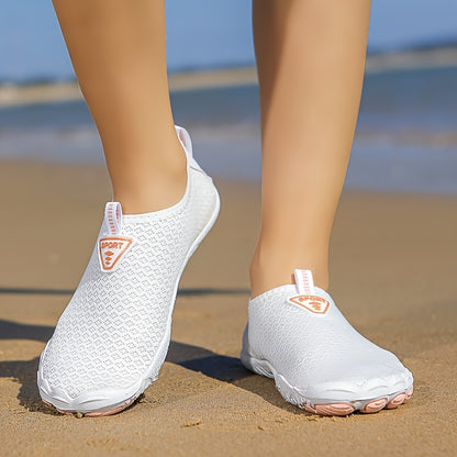 Sapatos aquáticos para homem de secagem rápida com cinco dedos - Respiráveis, antiderrapantes, leves, topo em malha, sola em borracha - Ideais para praia, natação, trilhos e aventuras ao ar livre - Design em preto e laranja