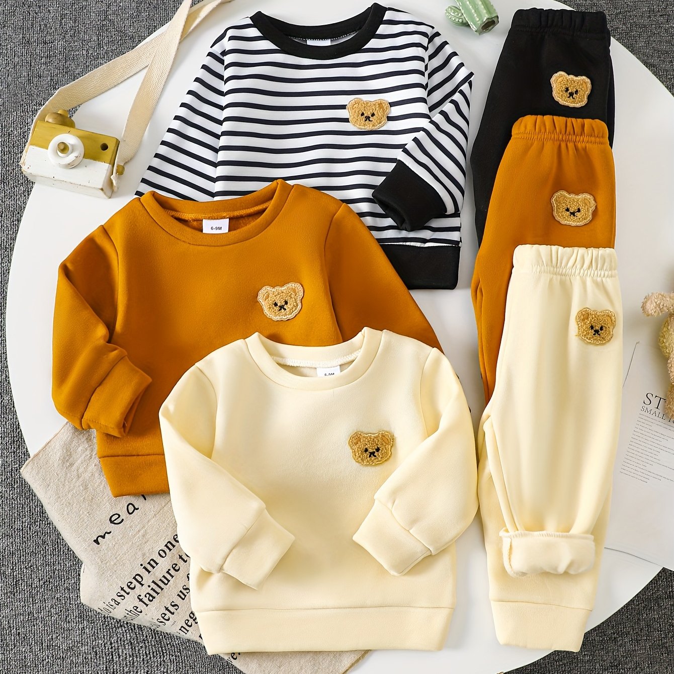 A Set of Three Fleece Hoodies for Baby Boys, Packaged in Six Pieces, Featuring a Cute Bear Patch. Perfect for Outdoor Wear During The Autumn And Winter Seasons, Making It a Great Gift for Children.