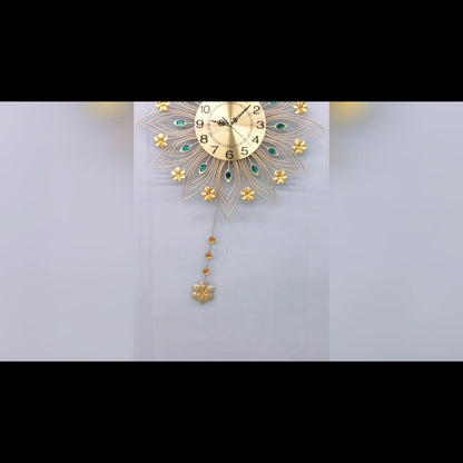 1pc Light Luxury Wall Clock, Fashion Living Room Hanging Wall Creative Clock, Golden European Clock Bedroom Decoration, Aesthetic Room Decor, Thanksgiving Christmas Decor (Without Battery, Bonus Mounting Nail)
