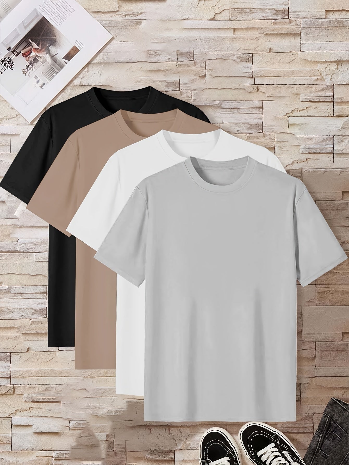 Conjunto de 4 t-shirts casuais para homem de cor sólida, estilo simples, manga curta e gola redonda, ideais para usar em casa, como pijama ou para atividades ao ar livre no verão.