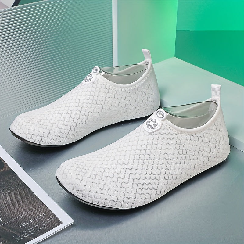 Beach, hiking shoes, non-slip flat-soled footwear suitable for swimming, surfing, boating, and fishing - creek shoes ideal for beach and stream activities, outdoor adventures