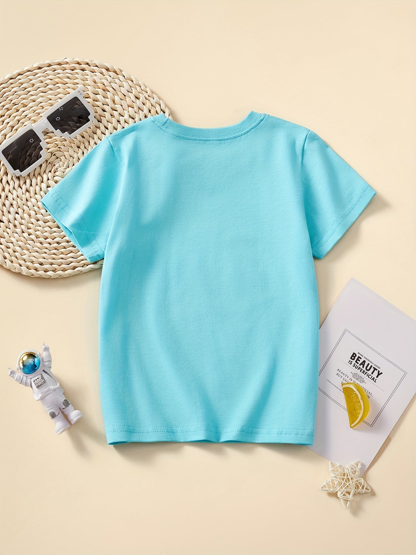 T-shirt de manga curta para criança em algodão com estampa de escavadora de desenho animado, respirável e moderna para o verão.