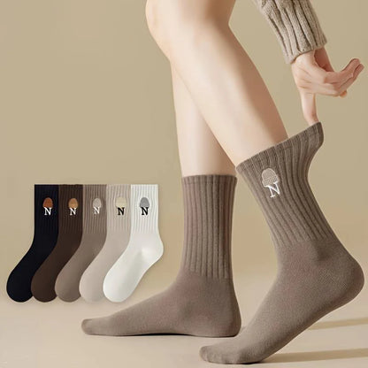 Quentin Custom Crew Embroidery Knitted Socks High Quality Low Moq Custom Good Quality Socks Own logo Embroidered Unisex Grip