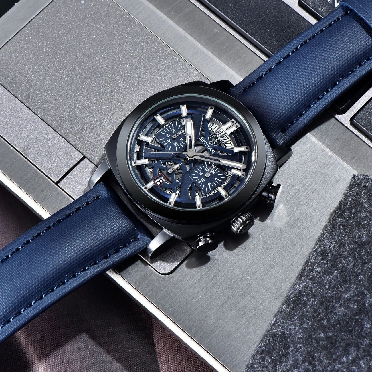 Benyar Design 2024 Men's Quartz Watch 43mm Luminous Dial 50m Water Resistant Anti-Reflective Chronograph Fashionable New