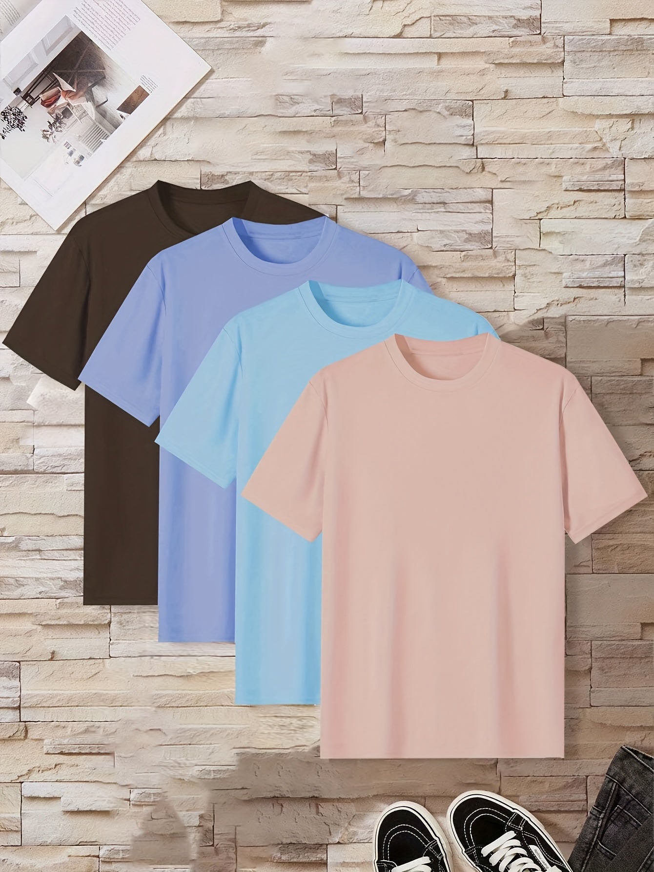 Conjunto de 4 t-shirts casuais para homem de cor sólida, estilo simples, manga curta e gola redonda, ideais para usar em casa, como pijama ou para atividades ao ar livre no verão.