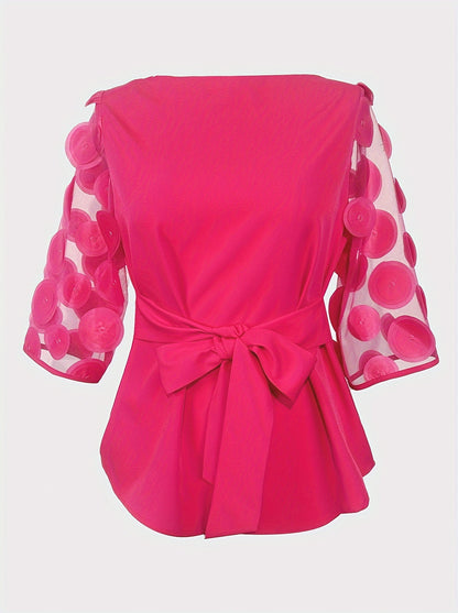 Blusa elegante com ombros à mostra, painel de tule transparente e detalhe de atar na cintura - Cor sólida chique, mangas curtas, lavável à máquina - Perfeita para looks elegantes.