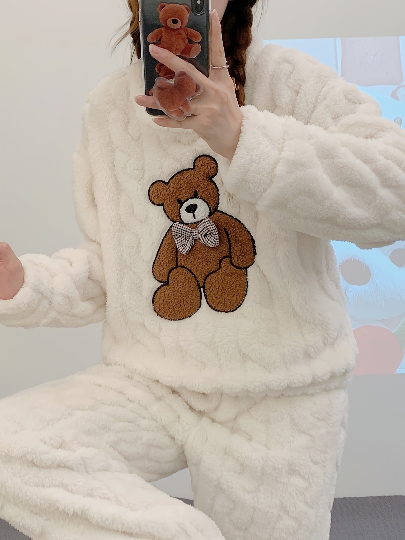 New Autumn and Winter Thick Warm Pajama Set with Jacquard Velvet Long-Sleeve Bear Top and Flannel Pants for Winter