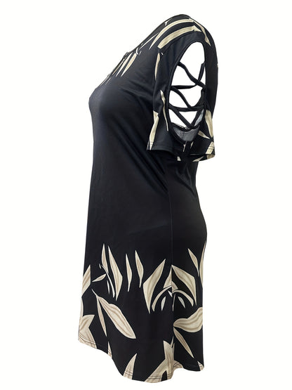 Vestido casual plus size para menina com estampado de folhas, detalhe de argola, mangas recortadas, gola redonda, corte alto e evasé frontal.