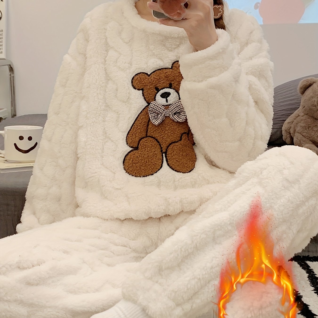 New Autumn and Winter Thick Warm Pajama Set with Jacquard Velvet Long-Sleeve Bear Top and Flannel Pants for Winter
