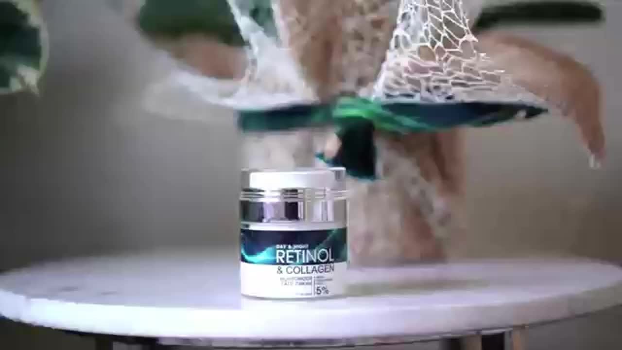 50ml/1.7oz Retinol Moisturizing Cream, Hypoallergenic, Enriched with 20% Retinol, Collagen, Hyaluronic Acid, Vitamins A.B.C.E, for All Skin Types, to Achieve Youthful, Hydrated Skin