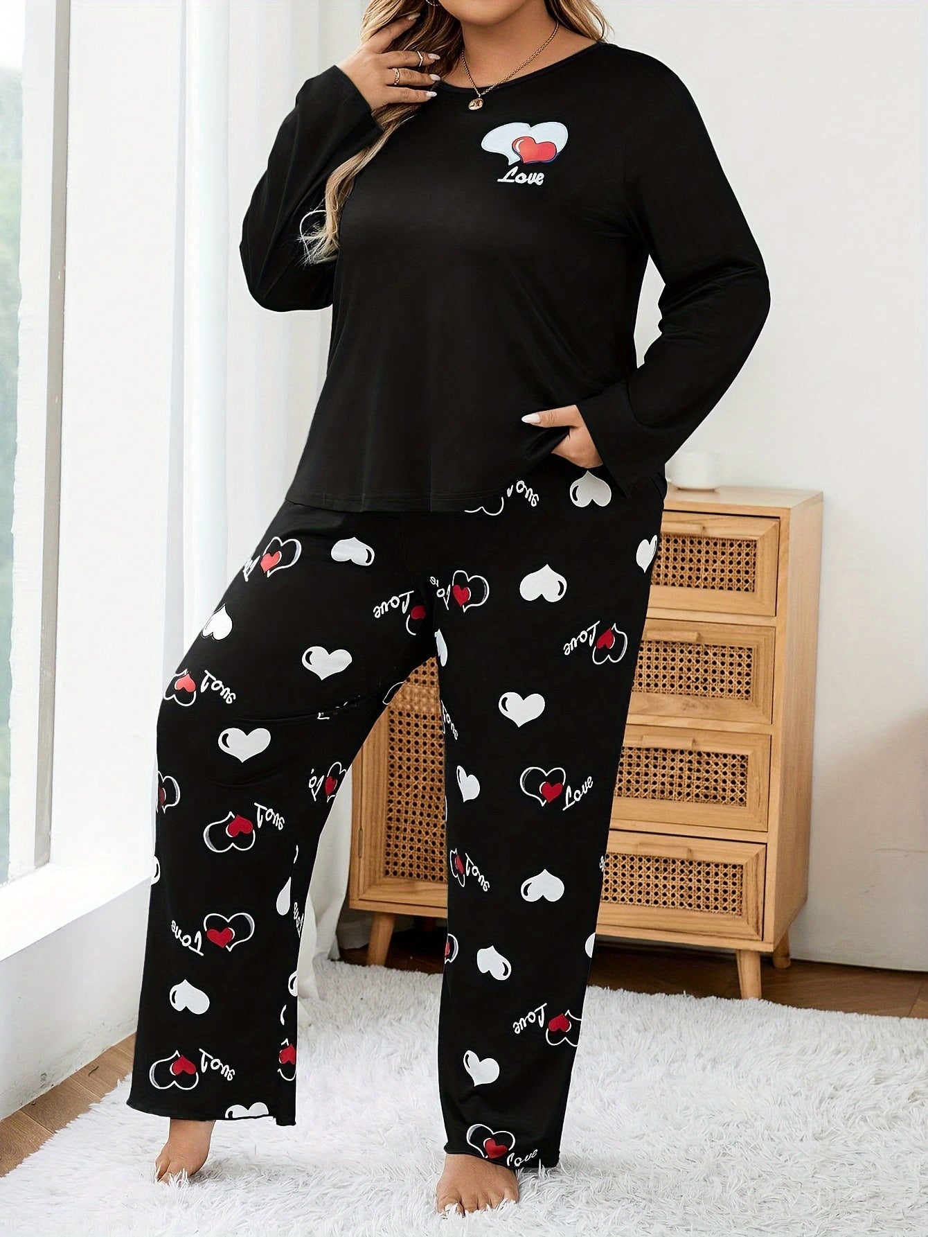 Autumn And Winter Large Size Black Crew Neck Cartoon Small Love Two-Color English Pattern Print Casual And Comfortable Sister Two-Piece Pajama Set