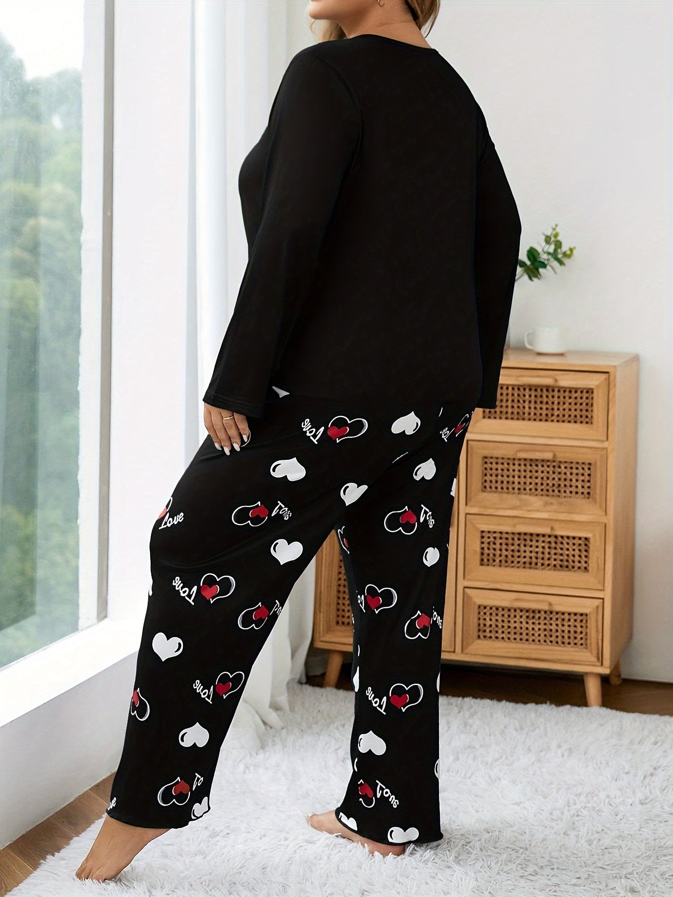 Autumn And Winter Large Size Black Crew Neck Cartoon Small Love Two-Color English Pattern Print Casual And Comfortable Sister Two-Piece Pajama Set