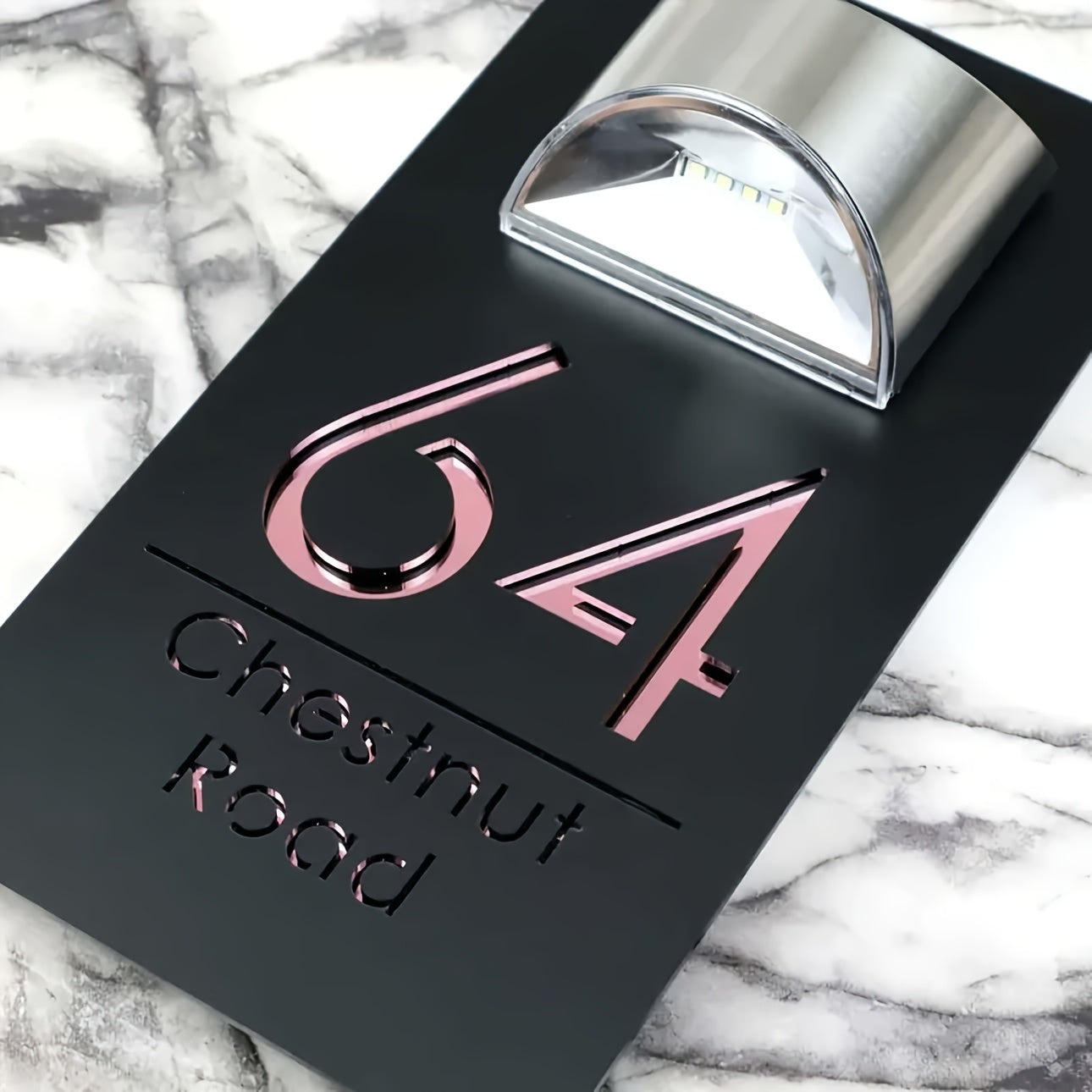 Customizable Text Solar-Powered Double-Layer Acrylic Door Sign - Golden and Silvery Dual-Layer Acrylic Design - Suitable for Companies, Homes, Apartments, Bars, etc. as Outdoor Entrance Street Address Wall Decor