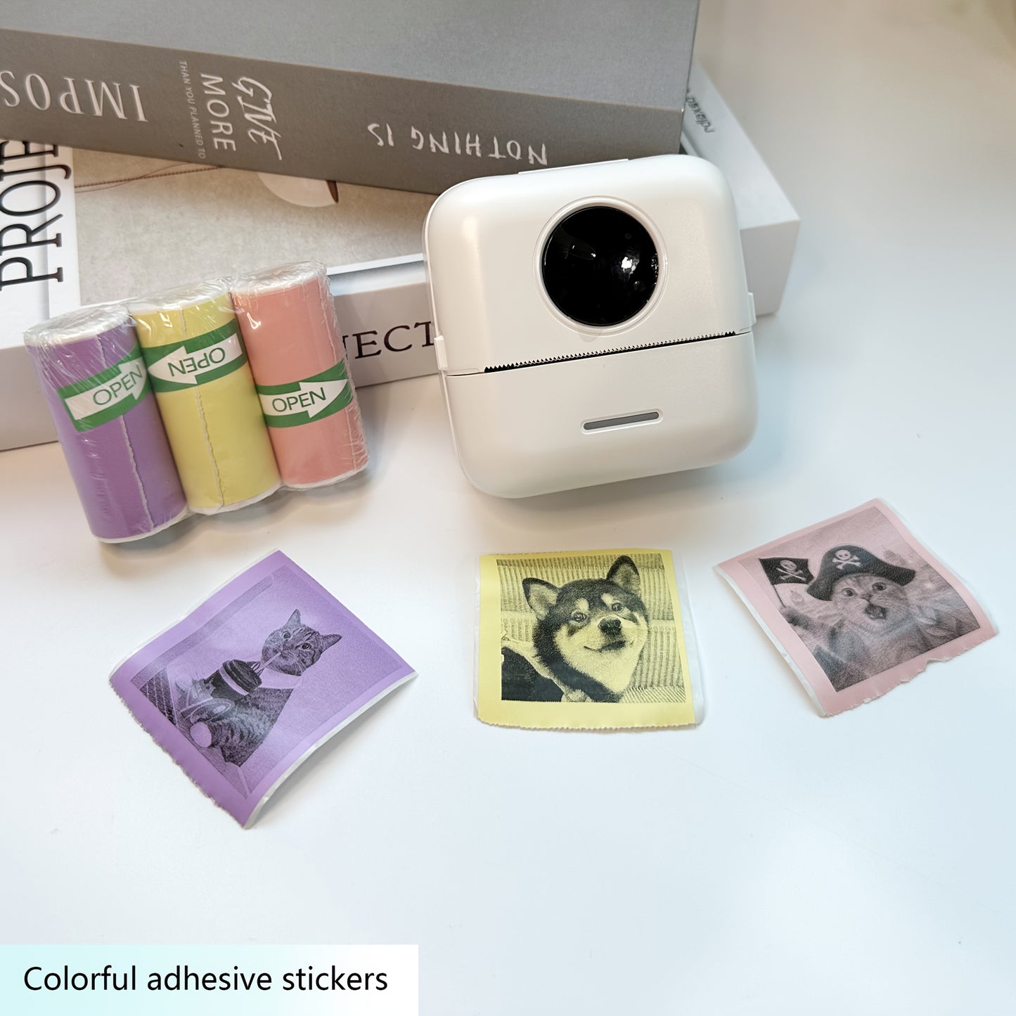 Kit de mini impressora térmica portátil com 14 rolos de papel (1 rolo incluído), impressão de fotografias, etiquetas e textos. Ideal para o dia a dia, perfeito para escritório, estudo e casa. Ótima opção para oferecer.