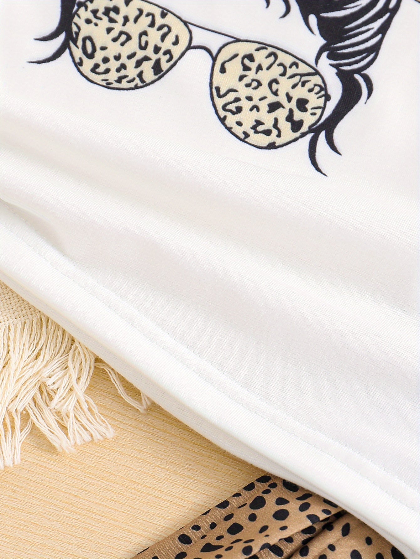 Girls' Fashion 2pcs Set, Cartoon Print Crew Neck T-Shirt & Pleated Polka Dot Pants, Casual Summer Outfit, Polyester & Spandex, Knit Fabric, Regular Fit - HWMFSNHFZ, for Outdoor