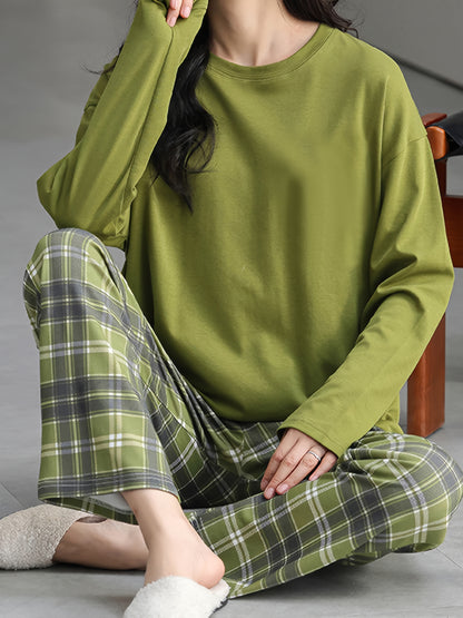 2pcs Women's pajama set, green round neck long-sleeve top with plaid print and elastic waist pants, comfortable casual fit, machine washable, essential home wear for autumn and winter