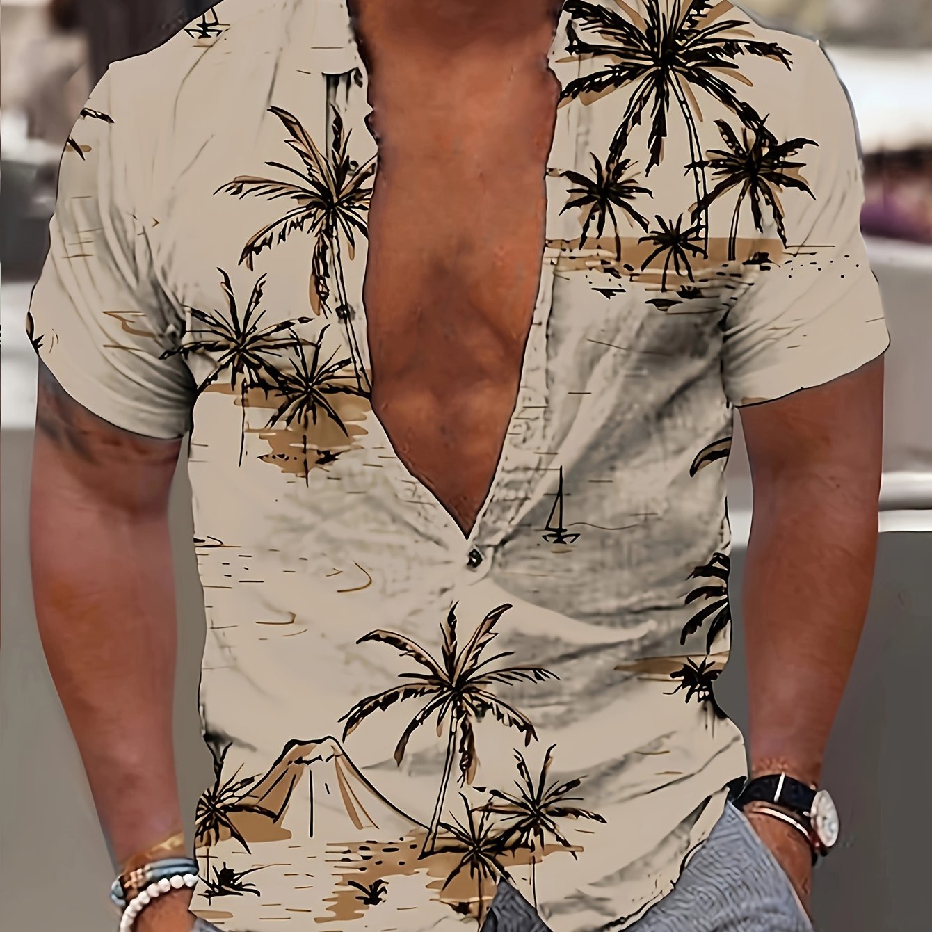 Camisa de homem de manga curta com estampado de coqueiros, ideal para o dia a dia em resorts e para a praia.