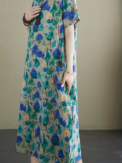 Vestido largo com estampado total e bolso, modelo casual de manga curta e gola redonda. Roupa feminina.