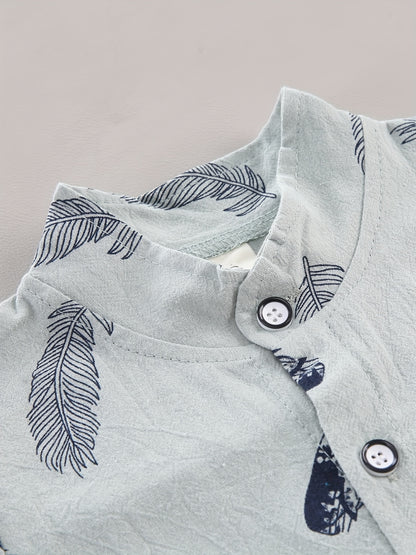 Conjunto casual para bebé menino - Camisola de manga curta e calções com estampado de penas - Conjunto infantil de 2 peças para atividades ao ar livre