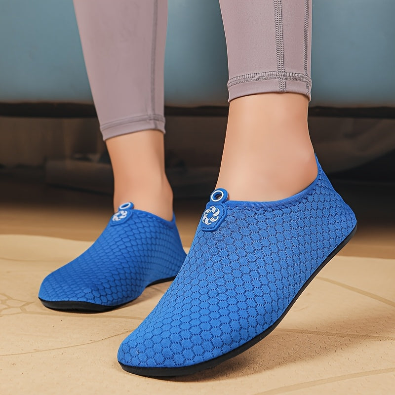 Beach, hiking shoes, non-slip flat-soled footwear suitable for swimming, surfing, boating, and fishing - creek shoes ideal for beach and stream activities, outdoor adventures