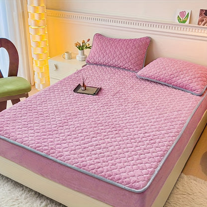 3pcs Soft And Comfortable Milk Velvet Fitted Sheet And Pillowcase Set, Sandwich Thickened Fitted Sheet And Pillowcase Set, Good Warmth Effect, Fitted Sheet Height 30Cm, Quilted Style Fitted Sheet, Suitable for Bedroom And Gue