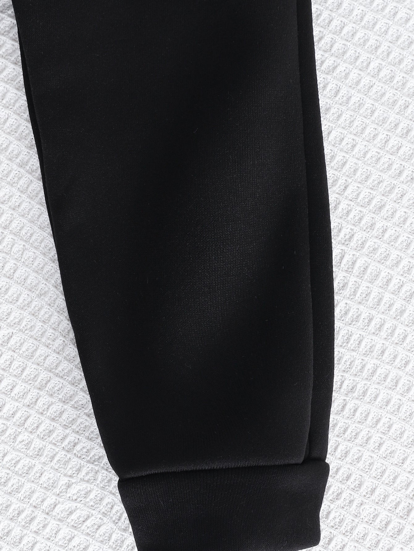 Boys' Autumn/Winter New Three-Piece Set with Mickey Mouse Classic Cartoon Print Long-Sleeve Round Neck Hoodie and Zip-Up Sleeveless Top, Matching Printed Sweatpants - Fleece-Lined Thickened Warm Comfortable Outfit for Parties