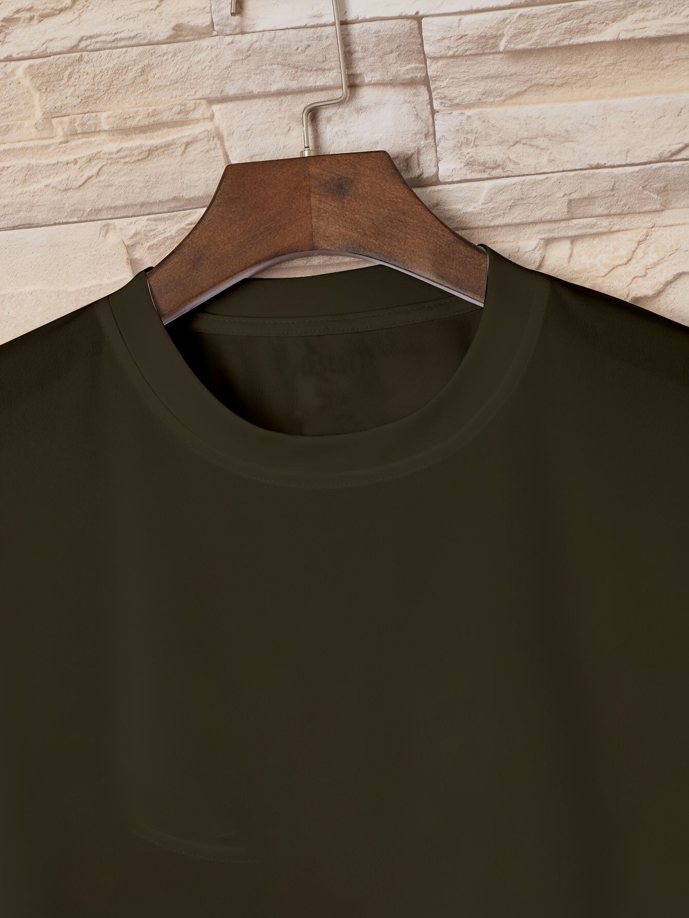 Conjunto de 4 t-shirts casuais para homem de cor sólida, estilo simples, manga curta e gola redonda, ideais para usar em casa, como pijama ou para atividades ao ar livre no verão.