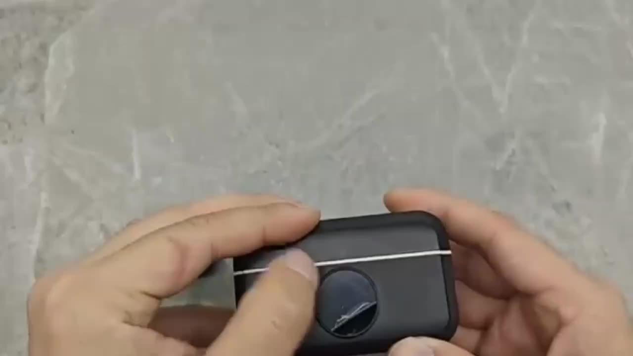 Professional Wireless Lavalier Microphone with Noise Cancellation, USB-C Rechargeable, Compatible with for iphone 17/16/15 & Android, Compact Design for Vlogging, Interviews, Conferences, and Content Creators, Vlogging Microp