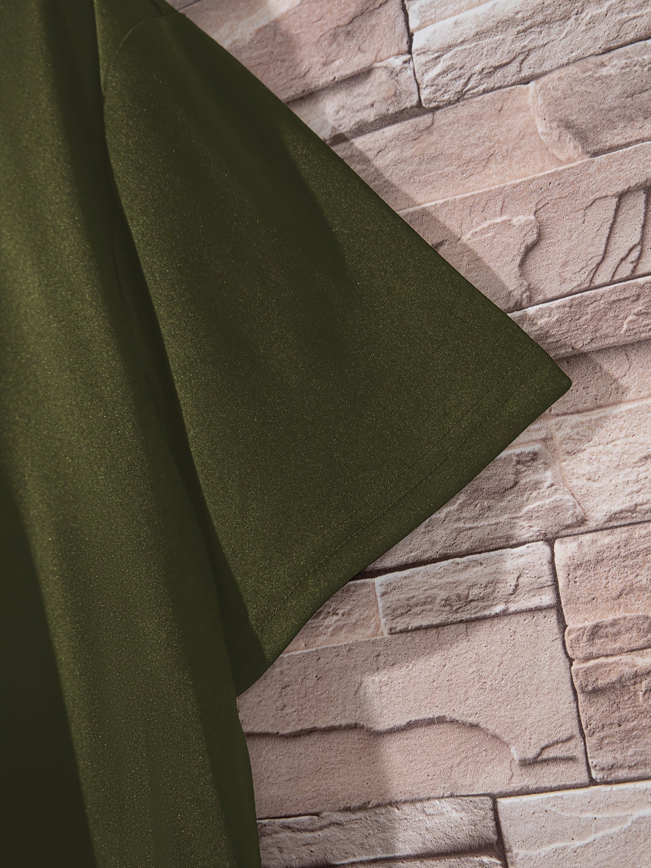 Conjunto de 4 t-shirts casuais para homem de cor sólida, estilo simples, manga curta e gola redonda, ideais para usar em casa, como pijama ou para atividades ao ar livre no verão.