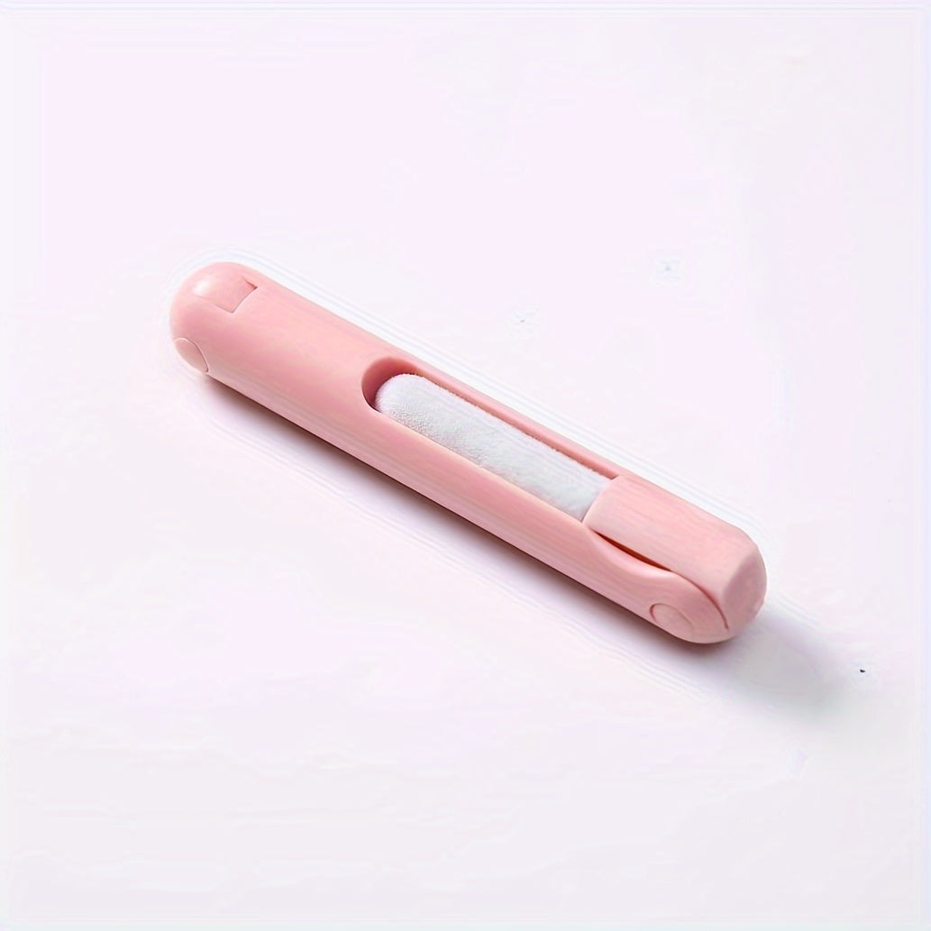 Kit de limpeza eletrónica 7 em 1 com limpador de teclado, escova extratora de teclas, caneta multifunções para limpeza de auscultadores Bluetooth, ferramenta portátil para remoção de pó de ecrãs e telemóveis, computadores portáteis, AirPods e MacBooks.