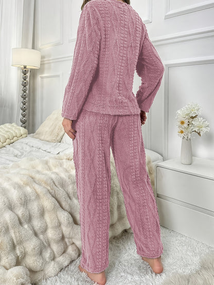 Pijama de menina em pelúcia para o outono e inverno - Conjunto com blusa de manga comprida em veludo coral grosso, gola redonda e calças. Estampado fofinho de ursinho bordado, ideal para o dia a dia. Roupa casual e confortável.